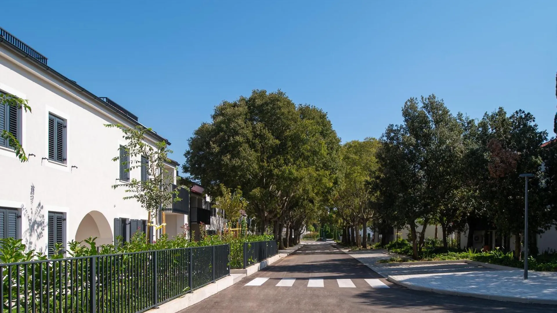 Molum Hotel & Residences Sveti Filip i Jakov 5*,  Κροατία
