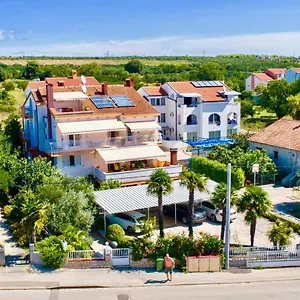 Pansion Adria *** Sveti Filip i Jakov